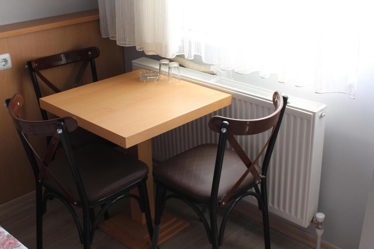 Hotel Oezsefa Истанбул Екстериор снимка