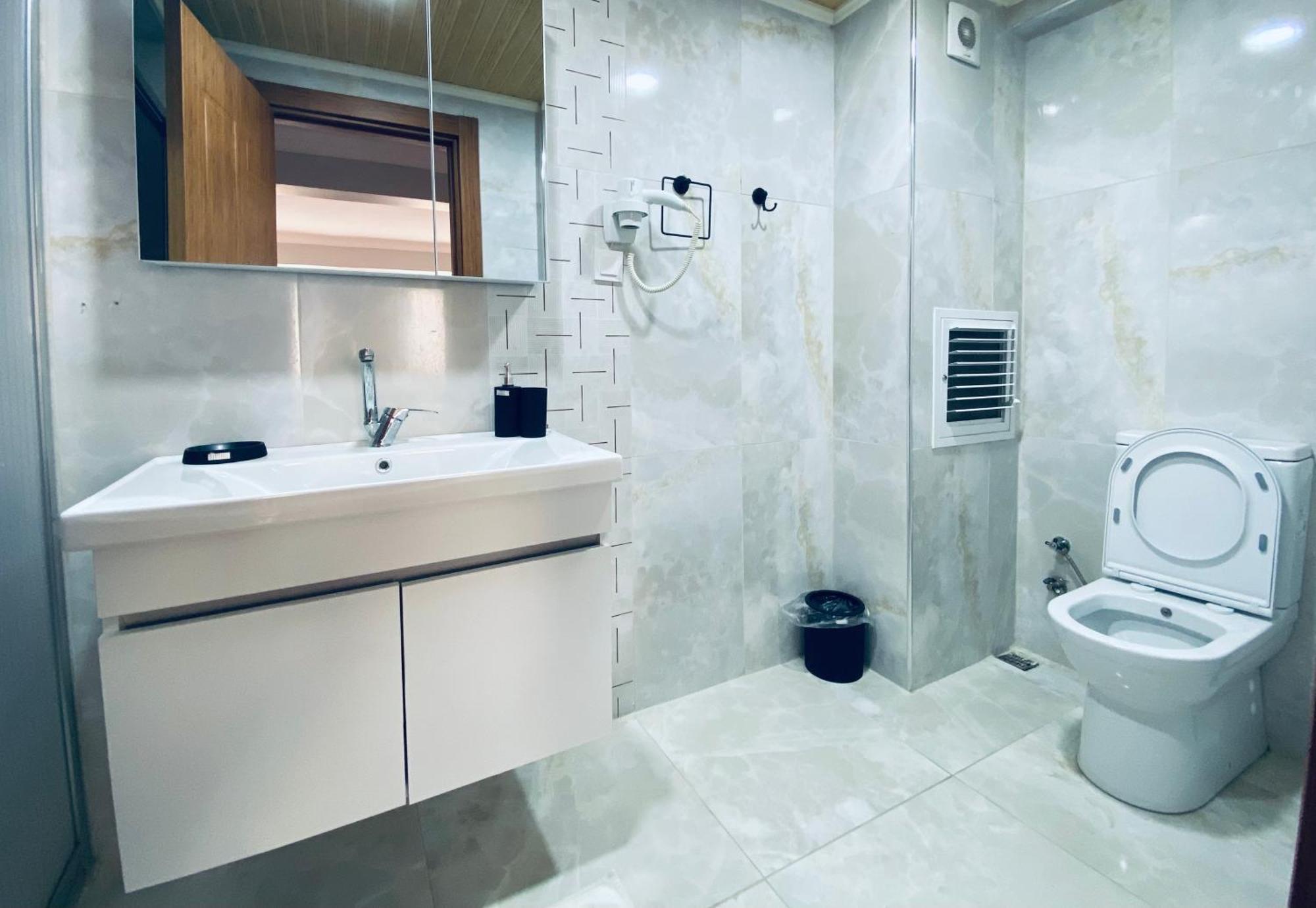 Hotel Oezsefa Истанбул Екстериор снимка