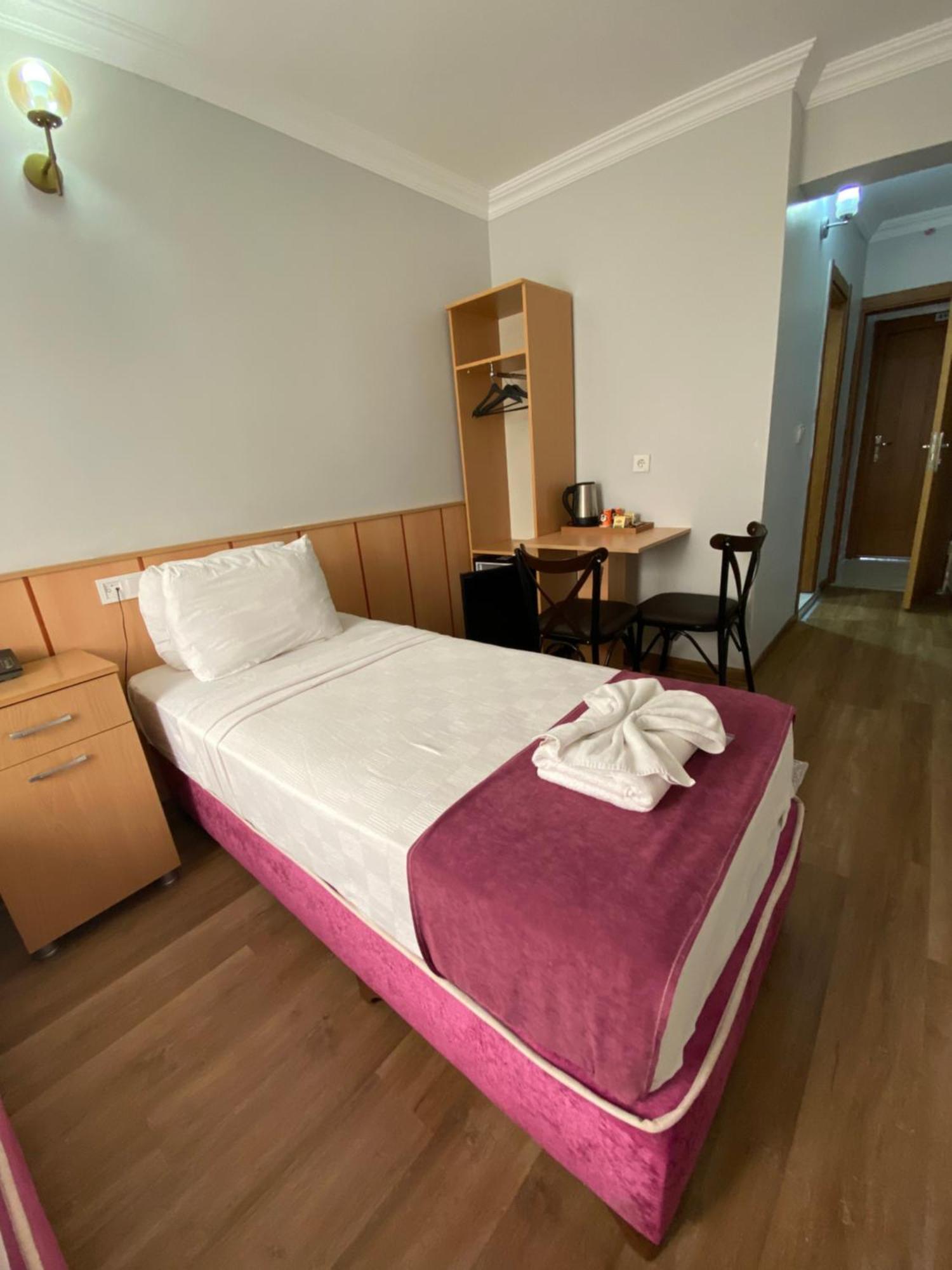 Hotel Oezsefa Истанбул Екстериор снимка