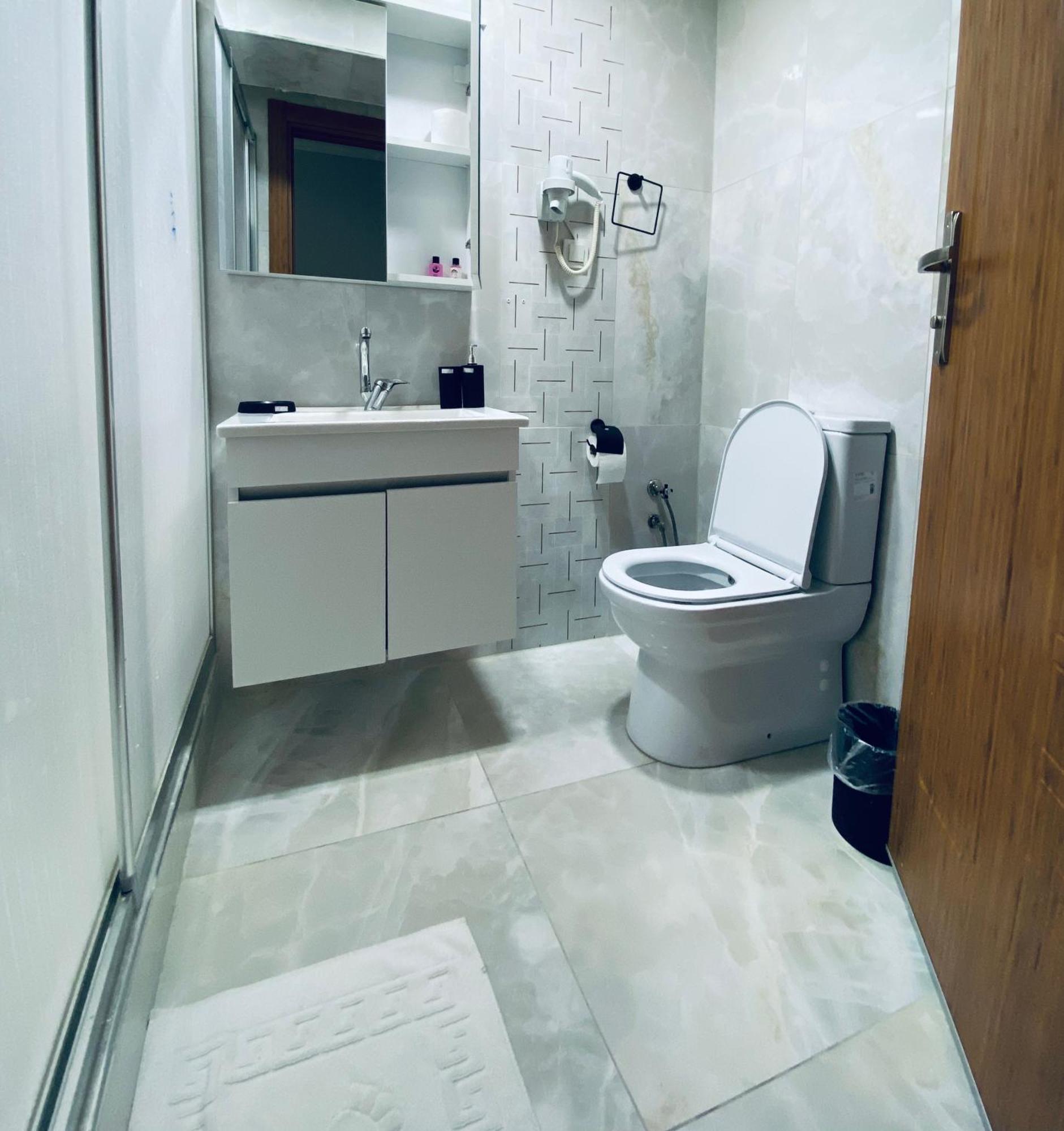 Hotel Oezsefa Истанбул Екстериор снимка